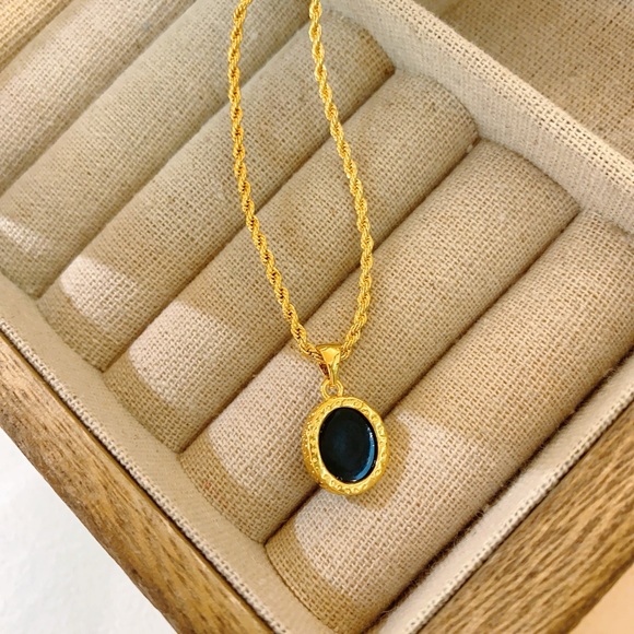 💎24K Gold Necklace*Black Onyx Necklace*Vintage Necklace *Gold Vermeil Necklace - Picture 2 of 4